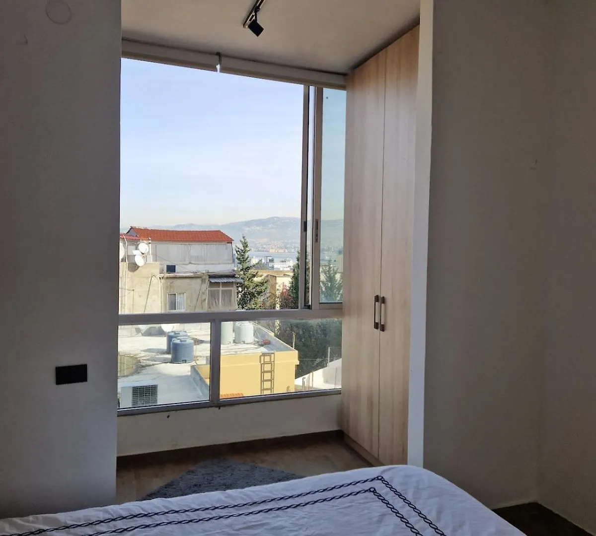 Stylish 2 Bedroom Apartment Beirut 0*,