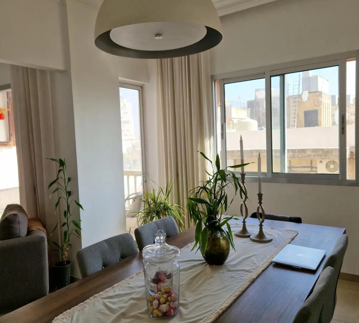 Stylish 2 Bedroom Apartment Beirut